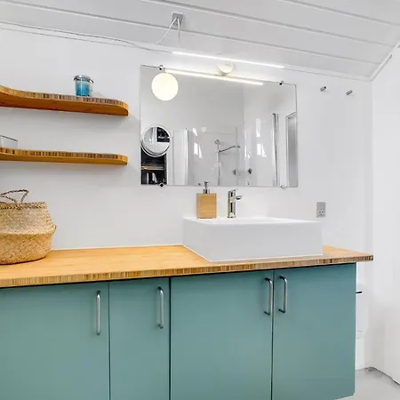 Stunning In With Kitchen Nyaraló *