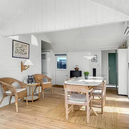 Stunning In With Kitchen Fanø